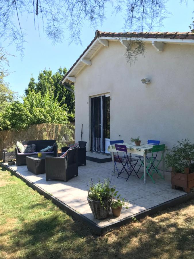 Le Gite Du Petit Renard: A Tranquil Gite With Pool Oradour-Saint-Genest Exterior foto