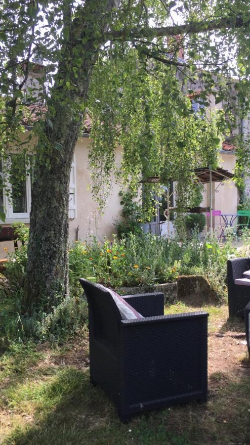 Le Gite Du Petit Renard: A Tranquil Gite With Pool Oradour-Saint-Genest Exterior foto